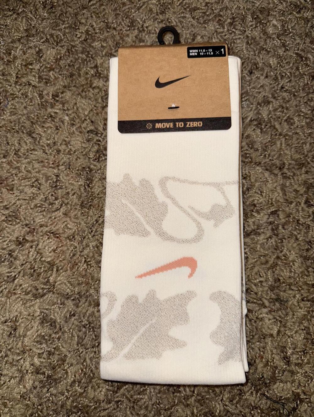 Nike Men’s FFF 2025-2026 France Away Vapor Strike Knee-High Socks Sample